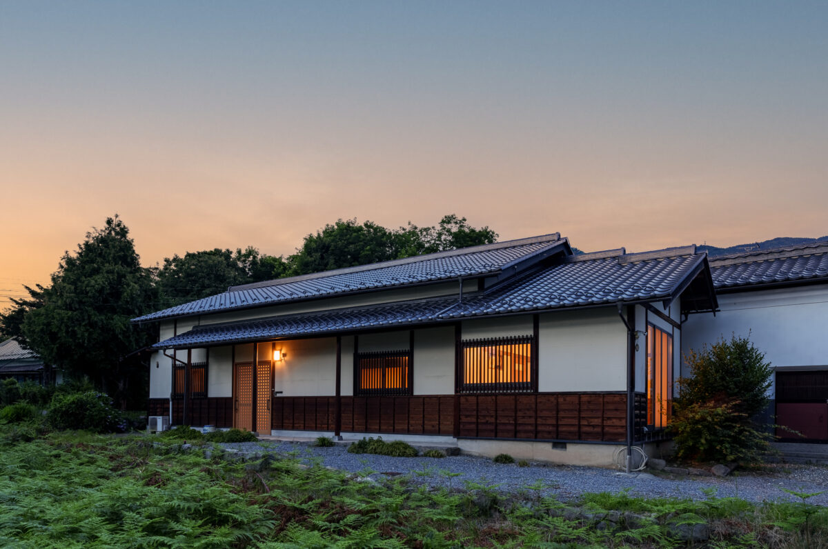 松本市の古民家民泊を物件撮影|夕景で魅せる和のインテリア